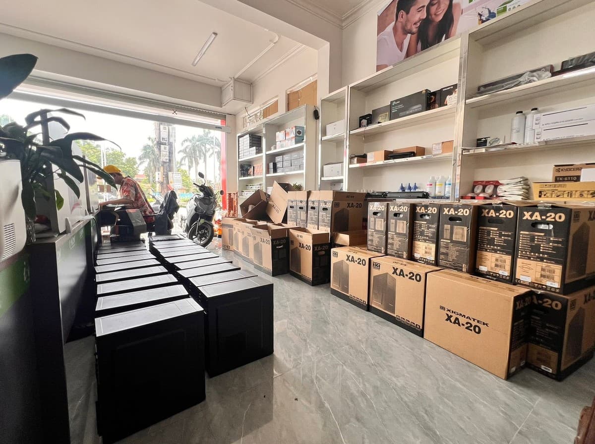 Không gian showroom HPT Tech — 285 Trần Bình Trọng, TP. Hồ Chí Minh