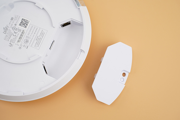 Bộ thu phát Ubiquiti UniFi UAP AC PRO 1750Mbps, 100 Use, Lan 1GB