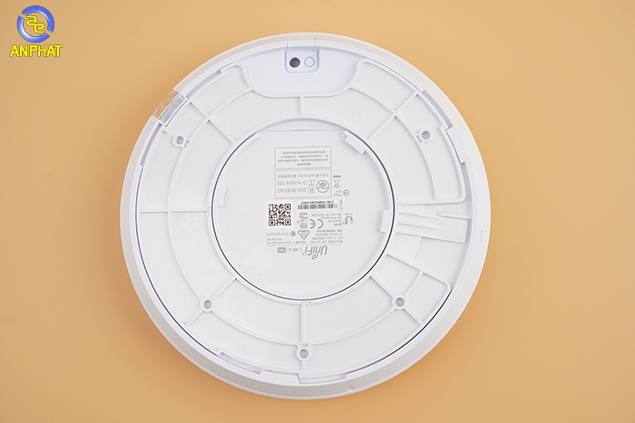 Bộ thu phát Ubiquiti UniFi UAP AC PRO 1750Mbps, 100 Use, Lan 1GB